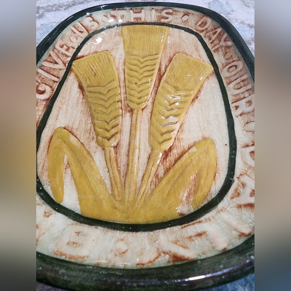 Vintage Pennsbury Pottery Wheat Bread Plate - Picture 2 of 3